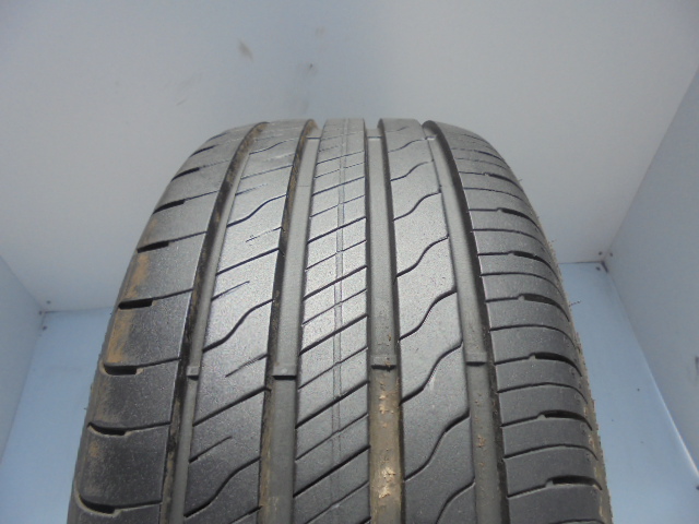 Goodyear Efficientgrip 2 tyre