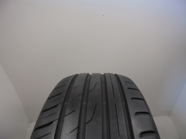 Toyo CF2 tyre