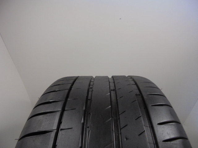 Michelin Pilot Sport 4S tyre
