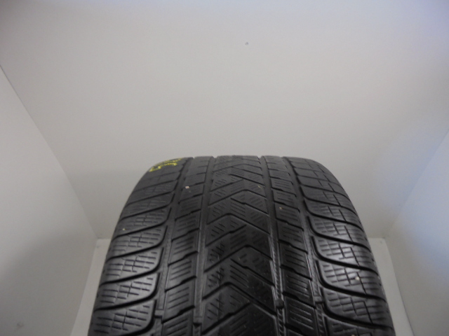Pirelli Scorpion Winter RFT tyre