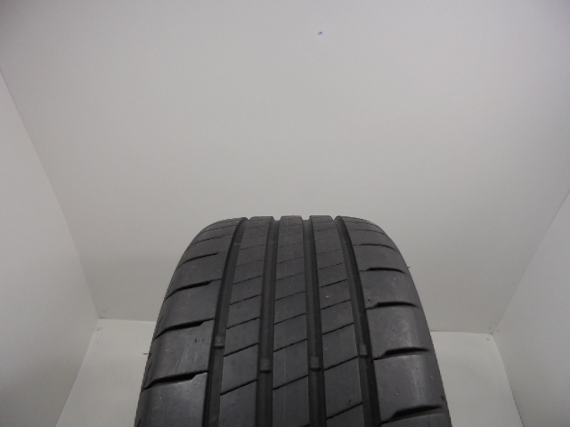 Bridgestone S005 tyre