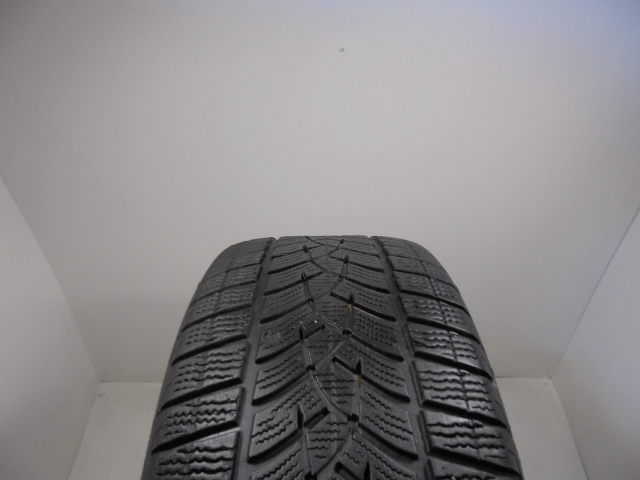 Goodyear Ultra Grip Performance tyre