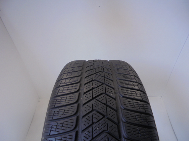 Pirelli Scorpion Winter Seal tyre