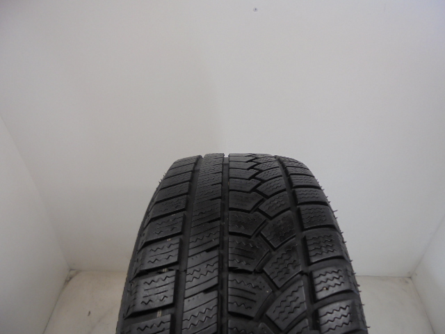 Onyx W702 tyre