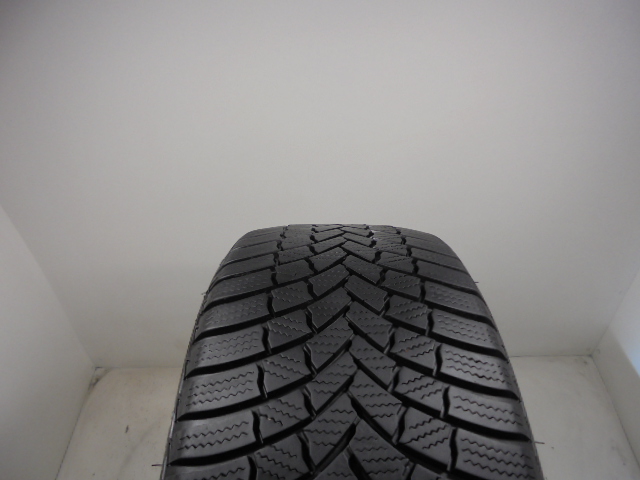 Bridgestone LM001 EVO tyre