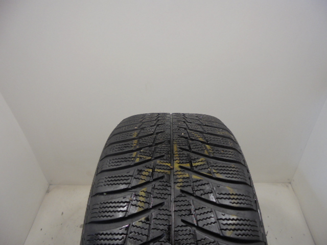 Bridgestone LM001 tyre