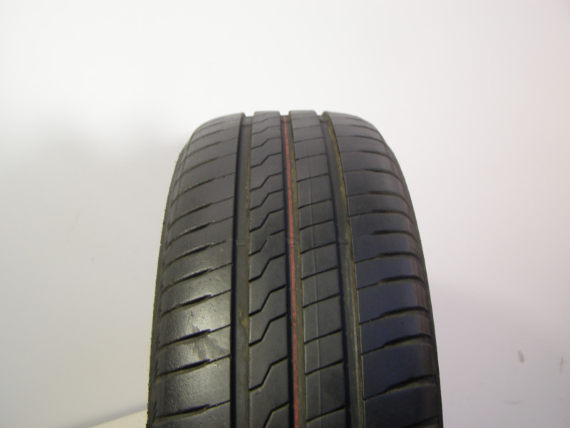 Firestone Roadhawk tyre