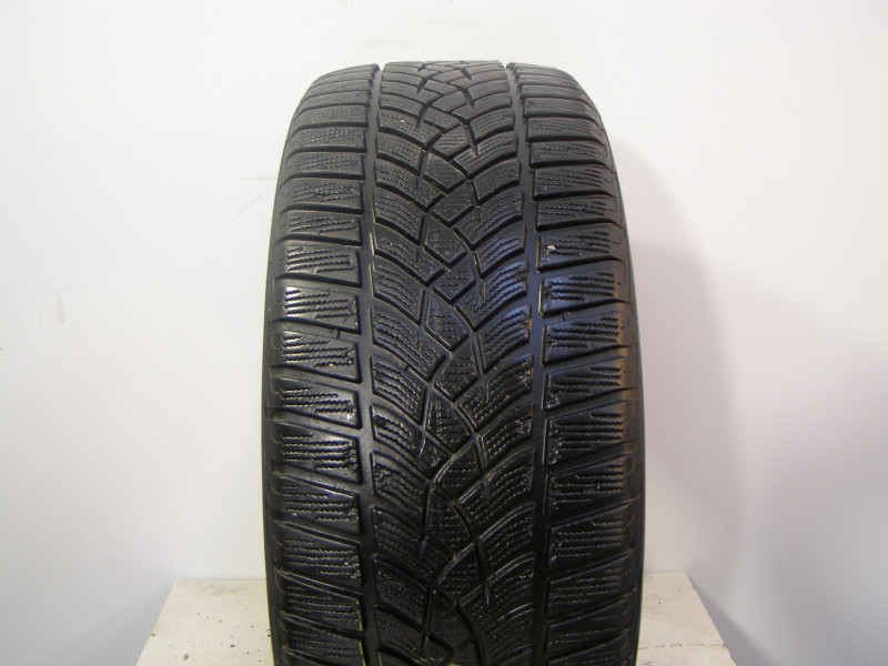 Goodyear Ultragrip tyre