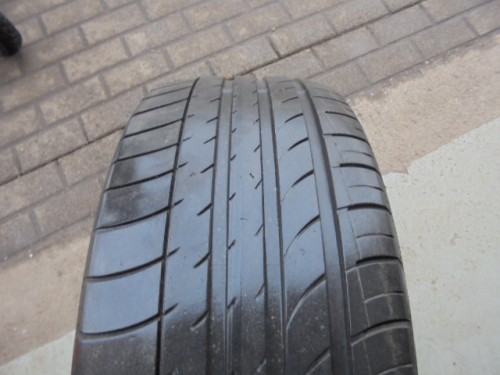 Dunlop SP Quattromaxx tyre