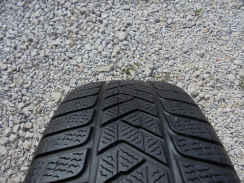 Pirelli Sottozero 3 tyre