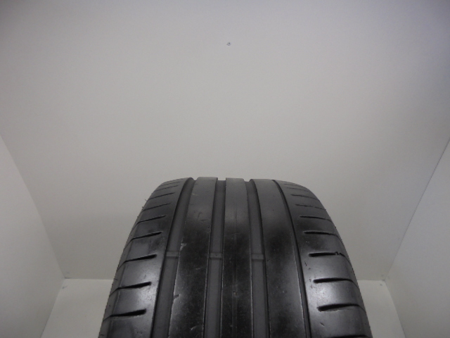 Apollo Aspire 4G tyre