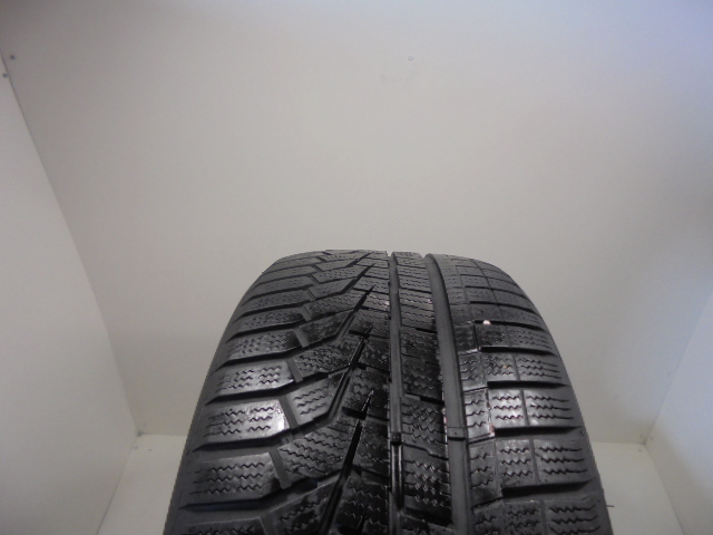 Hankook W320 tyre