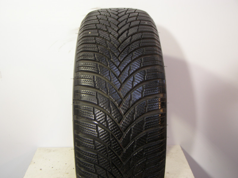 Firestone Wanhawk 4 tyre