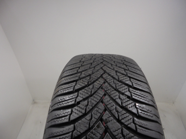 Firestone Winterhawk 4 tyre