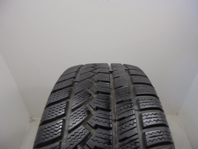 Ovation W586 tyre