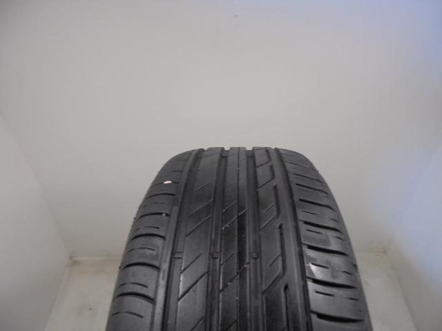 Bridgestone T001 tyre