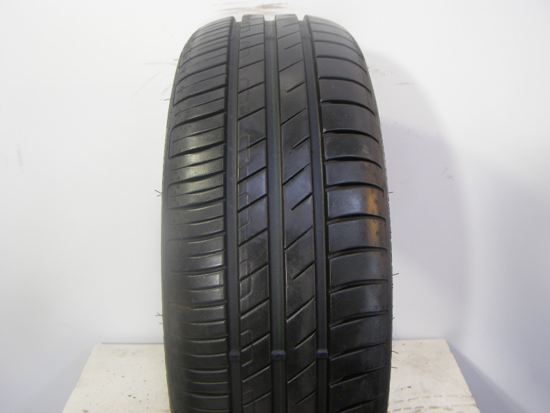 Goodyear Efficientgrip RFT tyre