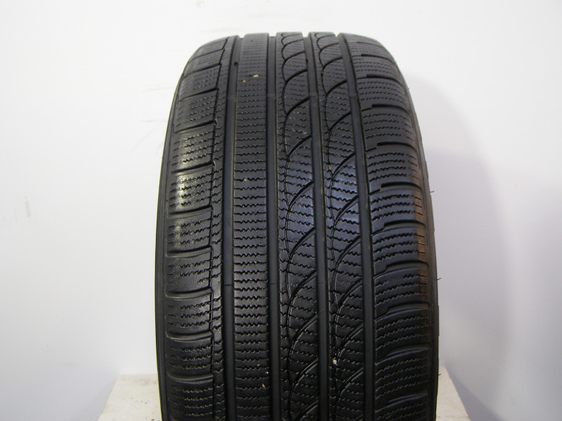 Rotalla S210 tyre