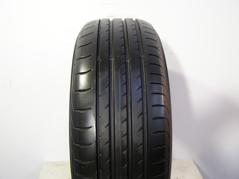 Yokohama V105 tyre