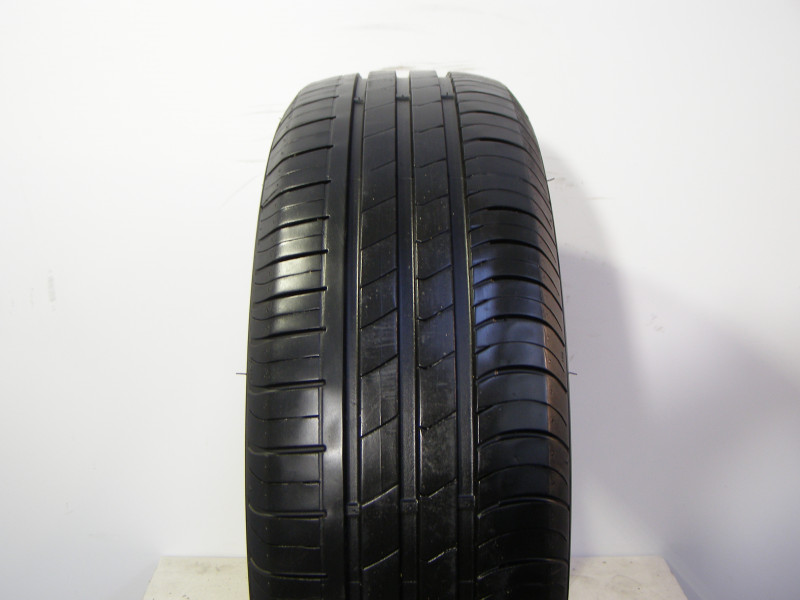 Hankook K425 tyre