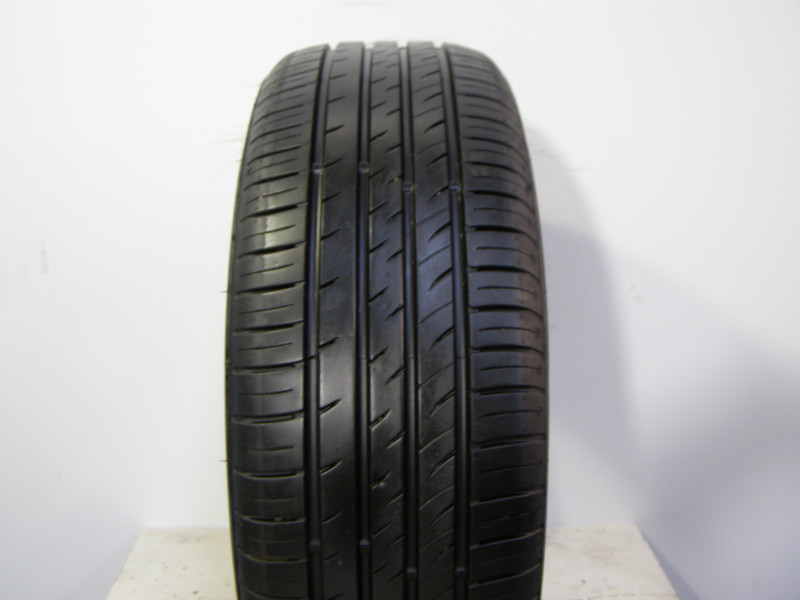 Kumho ES31 tyre