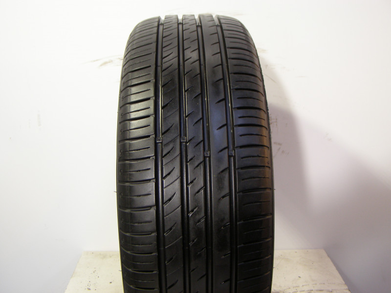 Kumho ES31 tyre