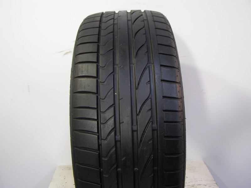 Bridgestone RE050A tyre