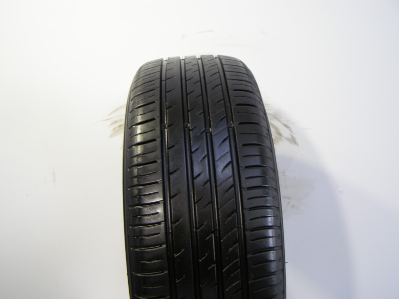 Kumho ES31 tyre