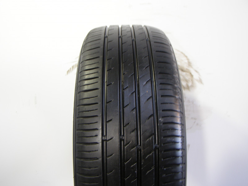 Kumho ES31 tyre