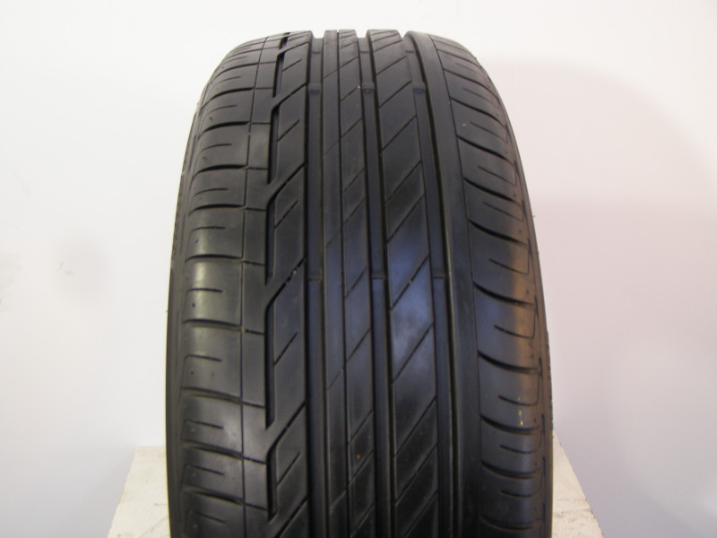 Bridgestone T001 tyre