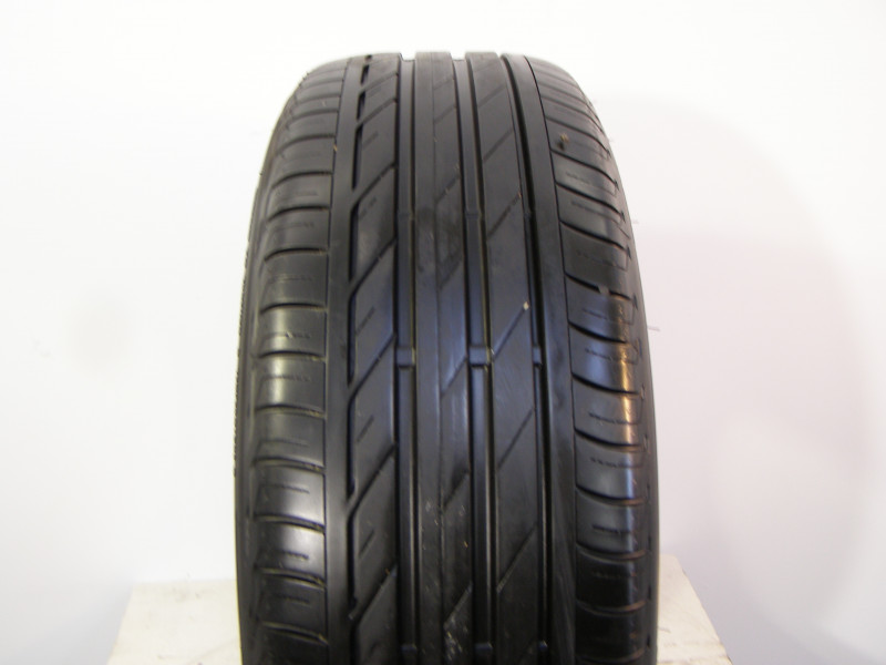 Bridgestone T001 tyre