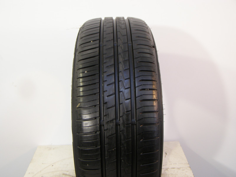 Falken ZE310 tyre