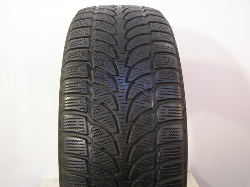 Bridgestone LM80 evo tyre