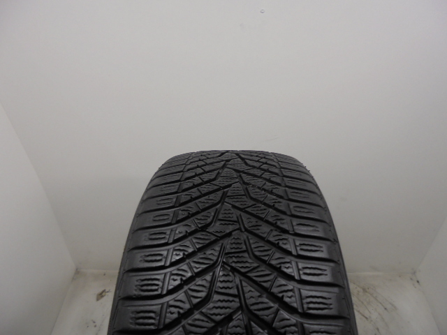 Yokohama V905 tyre