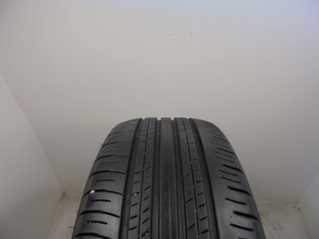 Dunlop Grandrek PT30 tyre