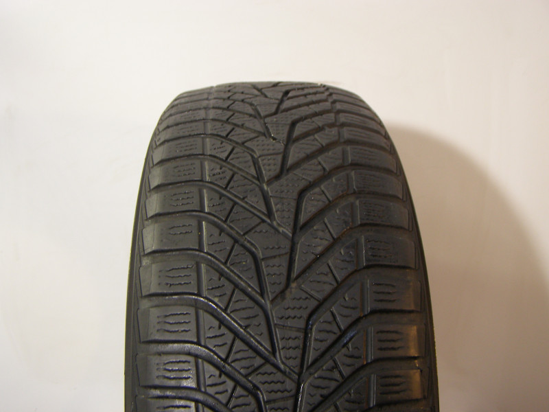 Yokohama V905 tyre