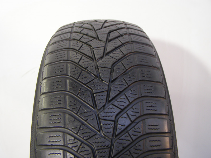 Yokohama V905 tyre