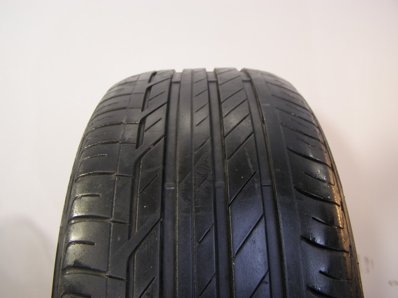 Bridgestone T001 tyre