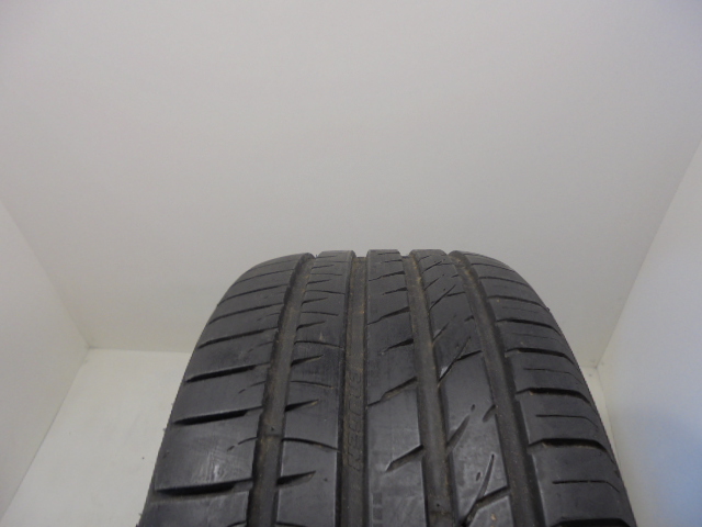 Kumho HP91 tyre