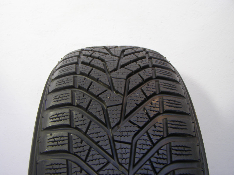 Yokohama V905 tyre