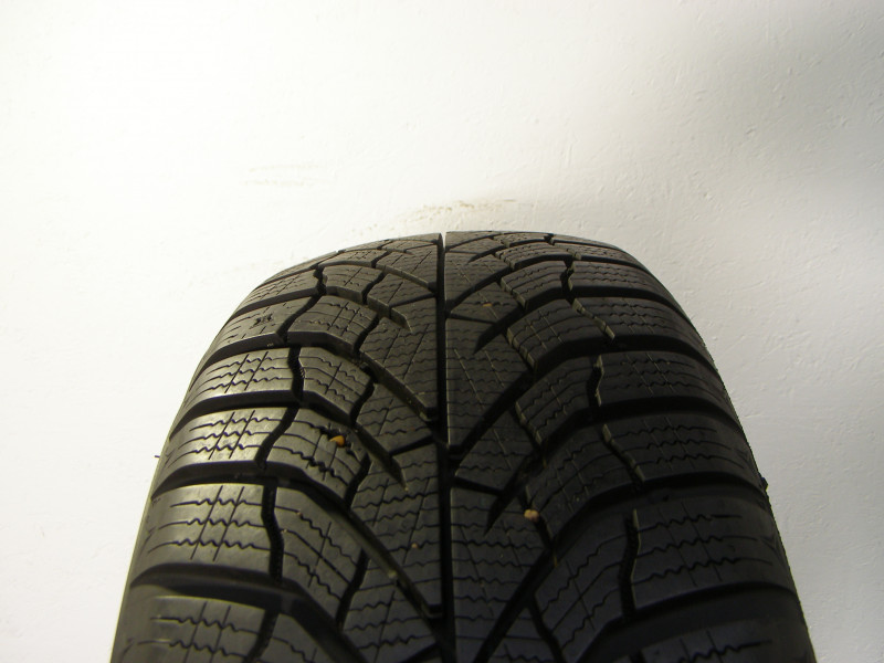 Kumho WP52 tyre