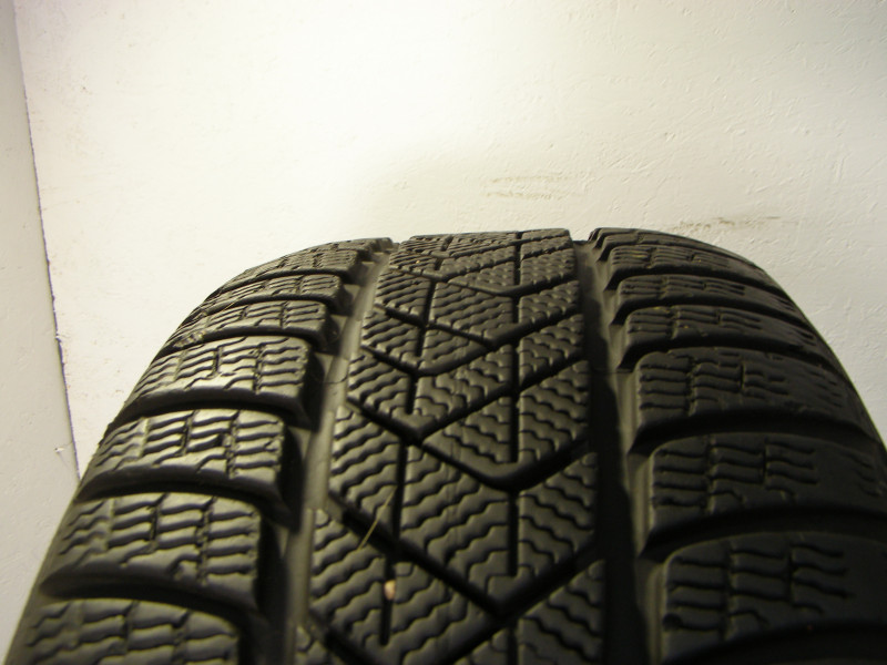 Pirelli Sottozero 3 RFT tyre