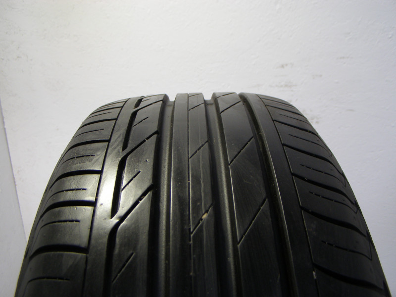 Bridgestone T001 tyre