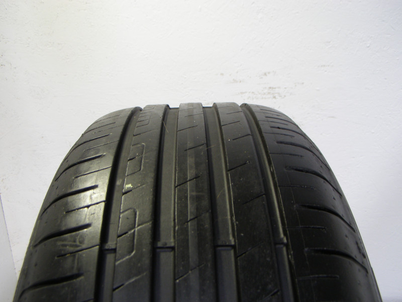 Goodyear Efficientgrip tyre