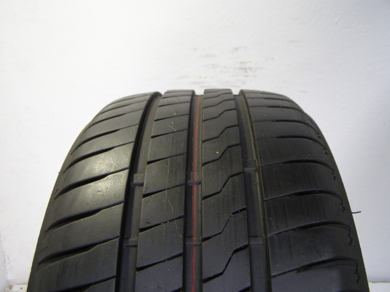 Firestone Roadhawk tyre