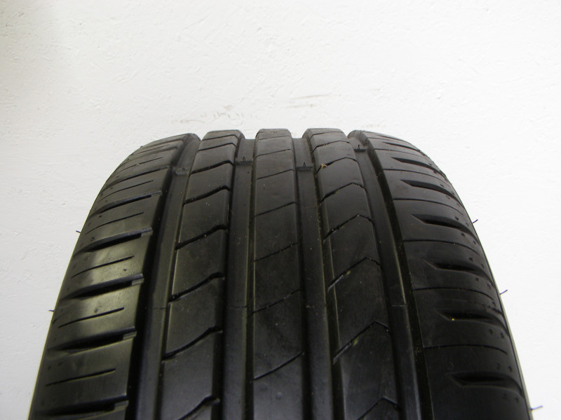 Kumho HS51 tyre