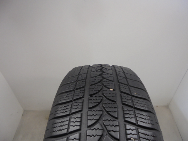 Kormoran Snowpro B2 tyre