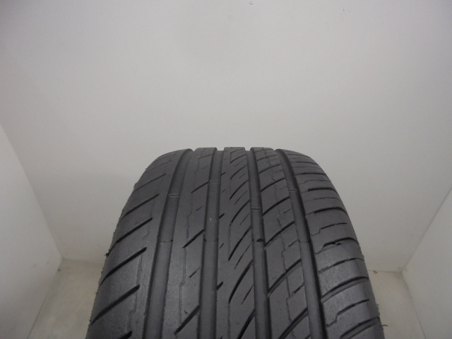 Ovation VI-388 tyre