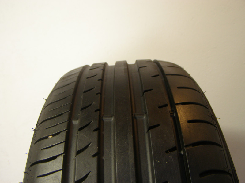 Falken FK453 tyre