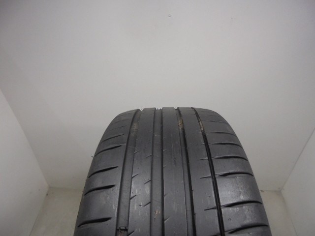 Michelin Pilot Sport 4 tyre